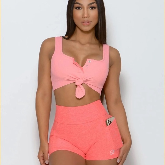 ❌Sold❌ NWT Bombshell Sportswear Henley sports bra - Picture 1 of 6